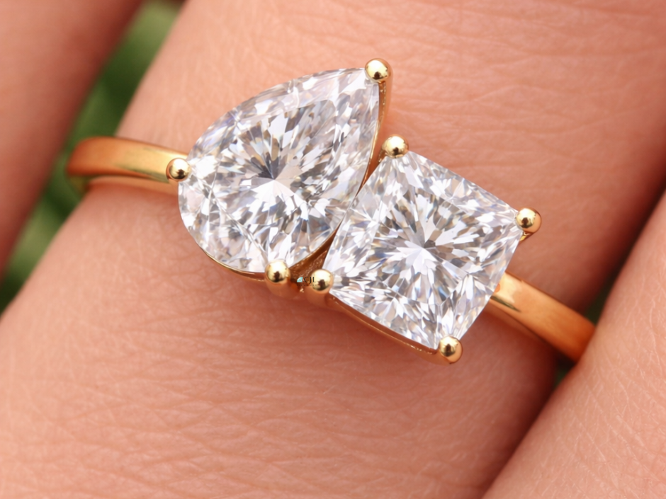 Toi et Moi Engagement Rings: Two Diamonds, One Story