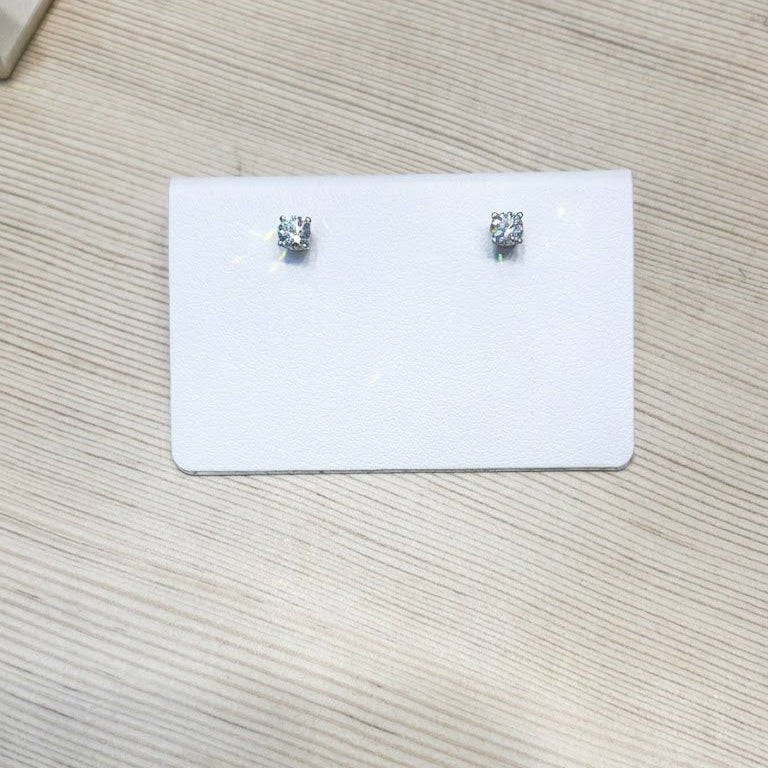 14K Yellow Gold Diamond Earrings, with 0.80ctw Canadian Diamonds
